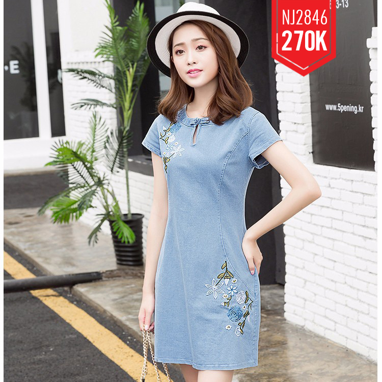 Đầm jean suông cổ tàu thêu hoa